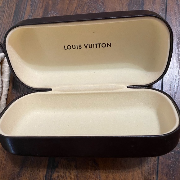 Louis Vuitton Sunglasses - Picture 4 of 15